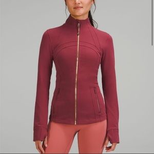 Define Jacket Luon Mulled Wine/Gold size 10 Lululemon NWOT